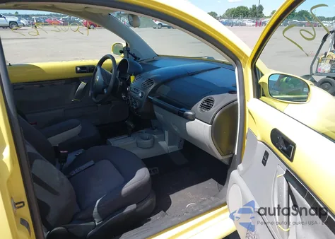 2003 Volkswagen New Beetle Gls 2.0L из США, поврежденный, VIN 3VWCK21C33M413329